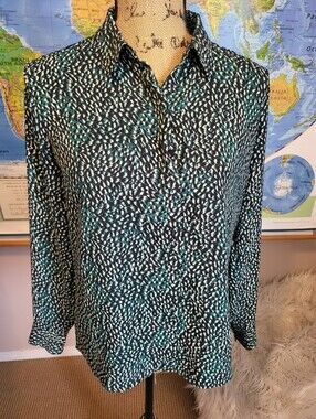 Express Womens Black & Green Printed Button-Front Shirt